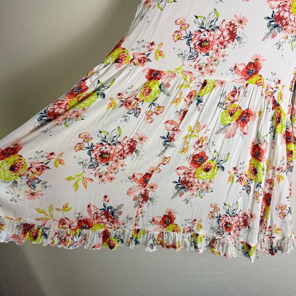 Torrid Ivory Floral Ruffle Hem Kimono 2X 16733888 16733884 - Picture 9 of 15